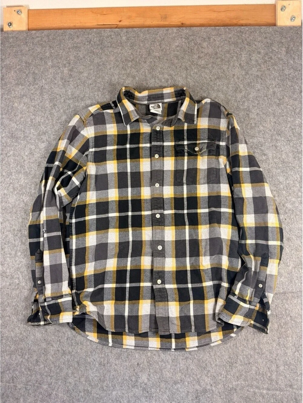 The North Face Mens M Plaid Button Up Long Sleeve Shirt Multicolor